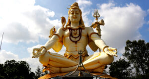 🌿 Sawan Aur Rudraksh: The Sacred Connection That Transforms Lives Lord Shiva